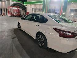 نيسان ألتيما